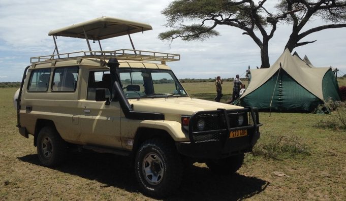 Superlative Car Rental Uganda - Toyota Land Cruiser Hardtop with Pop Up Roof